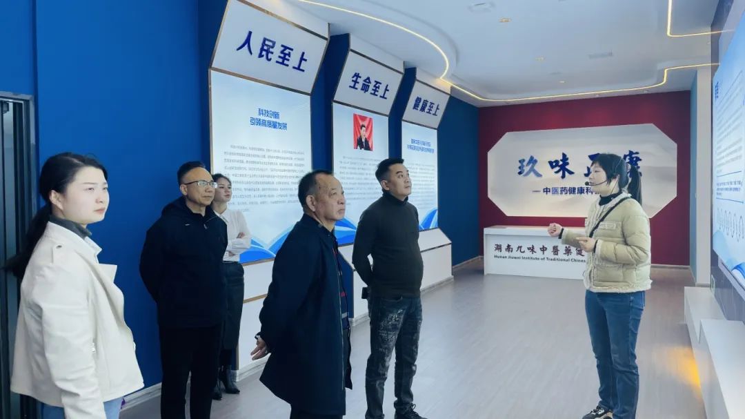 種下梧桐樹，引得鳳凰來