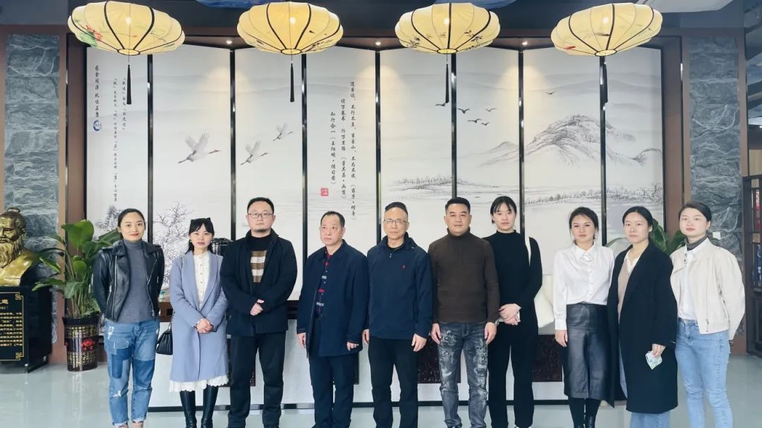 種下梧桐樹，引得鳳凰來